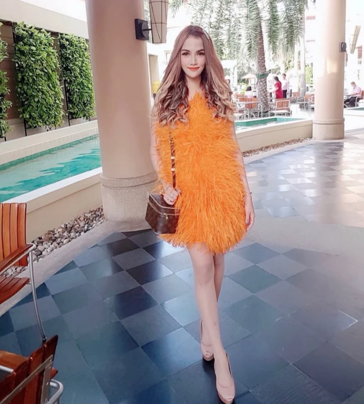 Long Fashion Ladies Fur Dress Wraps Sleeveless Bustier Corset Elegant Strapless Pink Ostrich Feather Evening Dress Women - Image 2